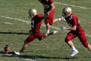 开云入口-国足球员体能测试顺利完成，国足体能标准