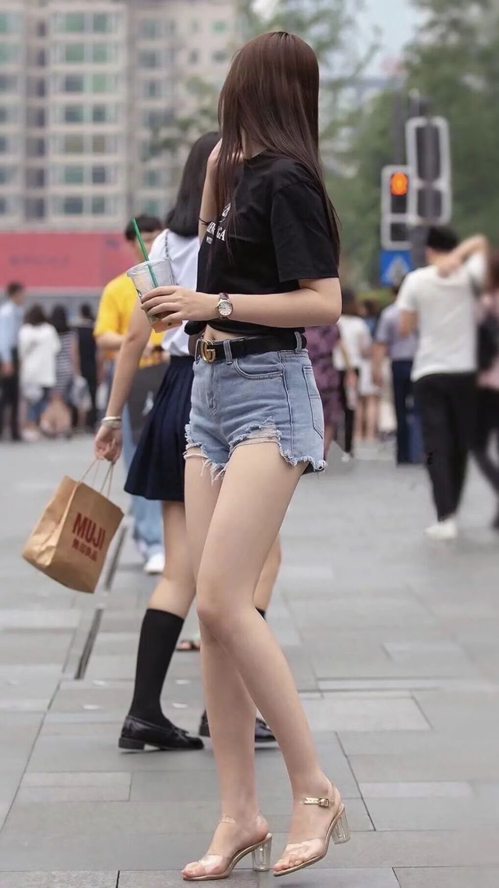 开云APP-德甲球队高强度对抗中体能衰减与失误关联研究，德甲最强