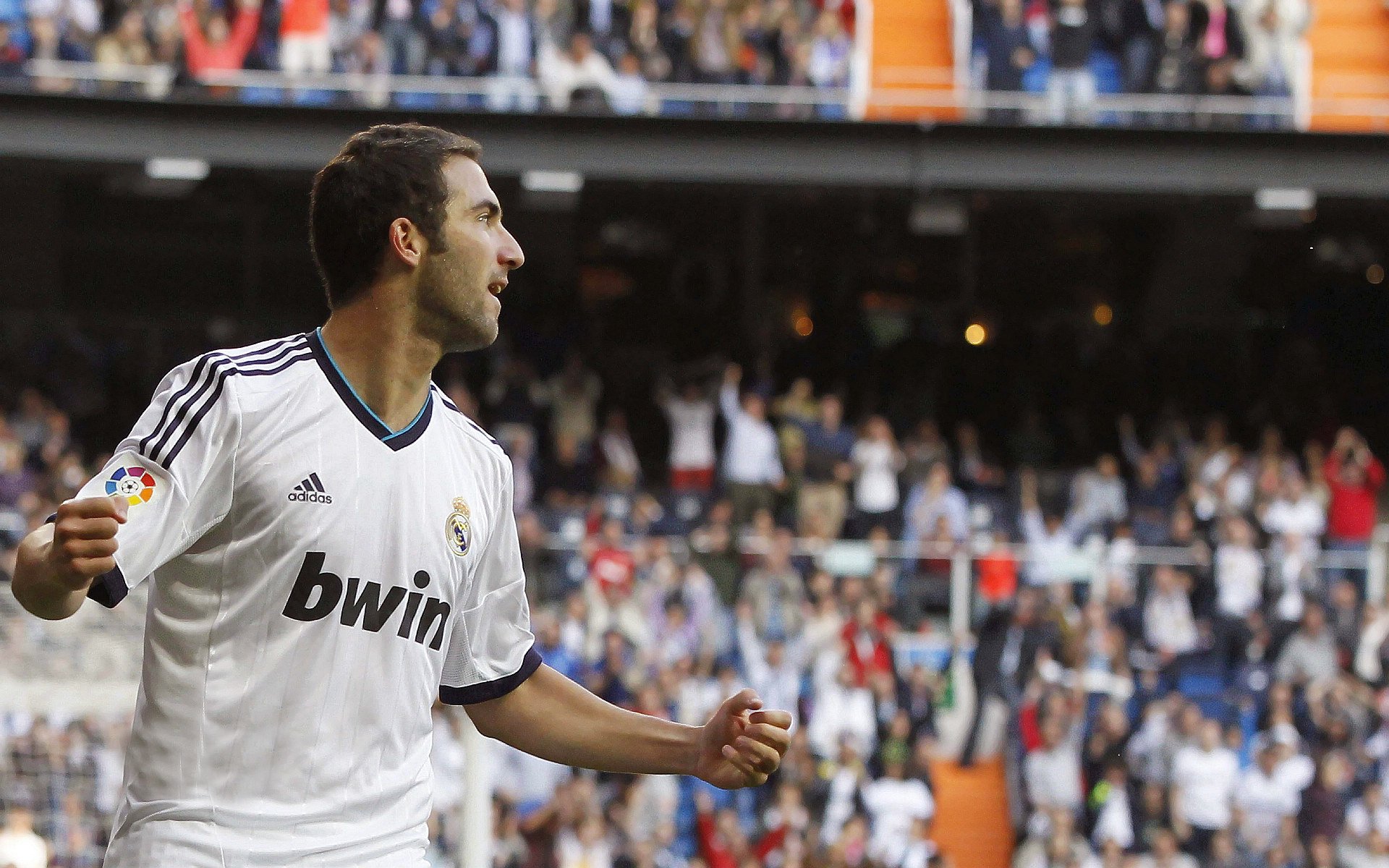 亚洲足球预选赛关键对决吸引球迷关注，亚洲足球预选赛关键对决吸引球迷关注吗